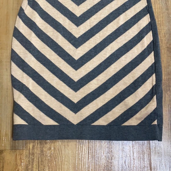 Worthington grey & tan long sleeve chevron sweater dress size petite medium - Picture 4 of 8